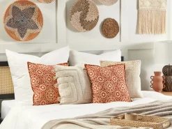 Conjunto De 2 Almofadas Decorativas Com Padrao Geometrico Em Algodao Vermelha E Branca 45 X 45 Cm Ceiba