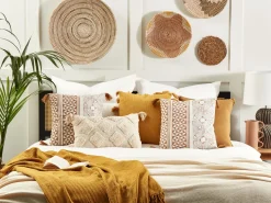 Conjunto De 2 Almofadas Decorativas Com Padrao Geometrico Em Algodao Castanho Claro E Branco 45 X 45 Cm Malus