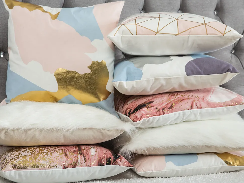 Conjunto De 2 Almofadas Decorativas Roxas E Prateadas 45 X 45 Cm Ixia