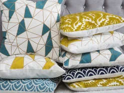 Conjunto De 2 Almofadas Decorativas Bordadas Algodao Amarelo 45 X 45 Primula