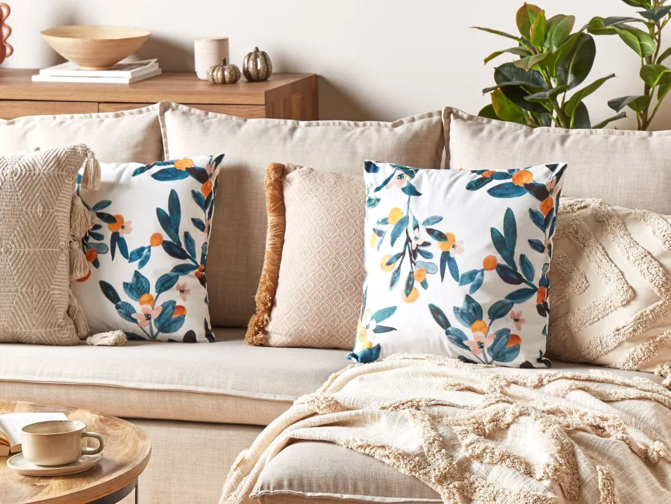 Conjunto De 2 Almofadas Em Veludo Verde Com Padrao De Folha 45 X 45 Cm Knautia