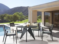 Conjunto De Refeicao De Jardim 4 Lugares Em Aluminio Preto E Almofadas Cinzentas Olmetto/Taviano