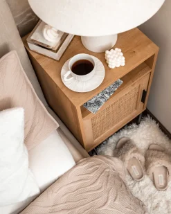 Mesa De Cabeceira Com 1 Porta Em Madeira Clara Pasco