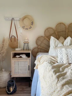 Mesa De Cabeceira Com 1 Porta Em Madeira Clara Pasco