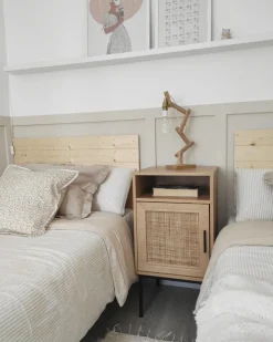 Mesa De Cabeceira Com 1 Porta Em Madeira Clara Pasco