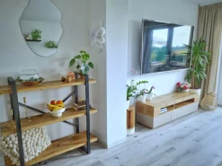 Movel De Tv Com 3 Gavetas E 2 Prateleiras De Madeira Clara E Creme Antonio