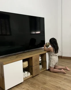 Movel De Tv Com 2 Gavetas E 1 Porta Em Madeira Clara E Branco Farada
