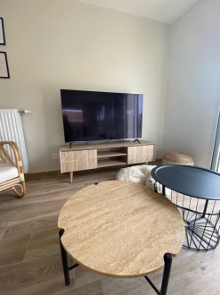 Movel De Tv Com 2 Portas E 2 Prateleiras Em Madeira Clara Franklin