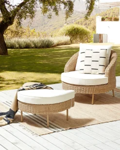 Poltrona De Jardim Em Rattan Com Repousa-Pes Cor Natural Arcille