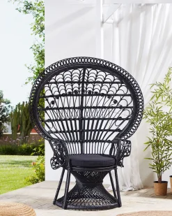 Poltrona Pavao De Rattan Preta Emmanuelle