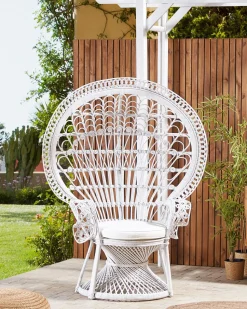 Poltrona Pavao De Rattan Branca Emmanuelle