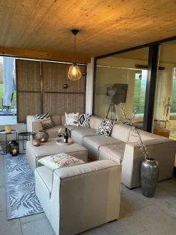 Sofa De Canto Modular 7 Lugares A Direita Com Repousa Pes Em Tecido Creme Arezzo