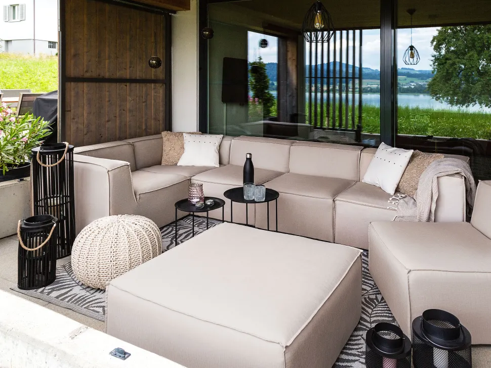 Sofa De Canto Modular 7 Lugares A Direita Com Repousa Pes Em Tecido Creme Arezzo