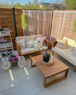 Sofa De Jardim De 2 Lugares Em Madeira De Acacia Com Almofadas Brancas Baratti