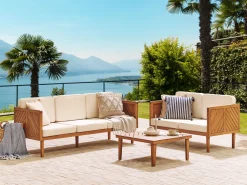Sofa De Jardim De 3 Lugares Em Madeira De Acacia Com Almofadas Brancas Baratti