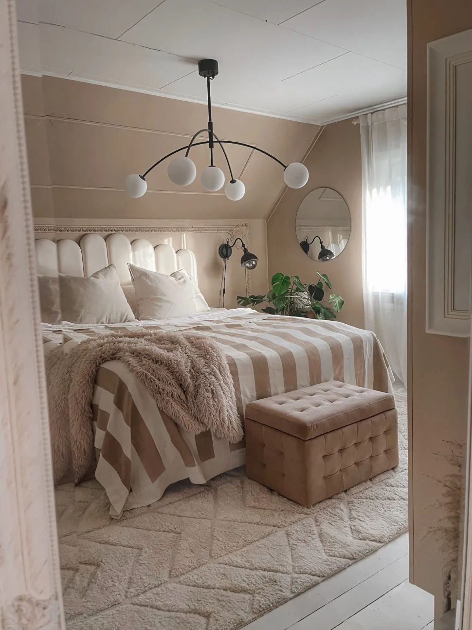 Tamborete Com Arrumação Em Veludo Castanho Claro 72 X 42 Cm Michigan