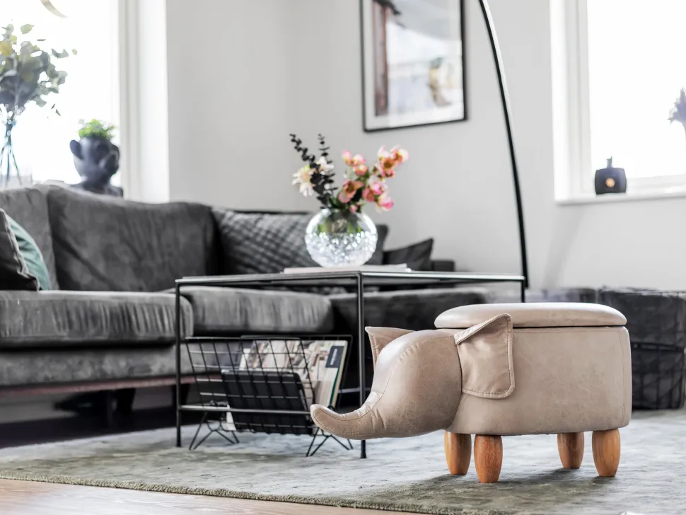 Tamborete Em Pele Sintetica Cinzenta Clara Com Arrumação Elephant