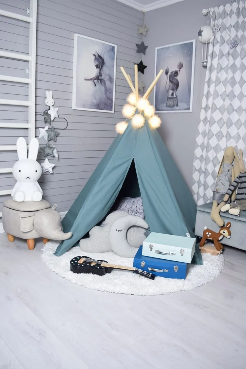 Tamborete Em Pele Sintetica Cinzenta Clara Com Arrumação Elephant