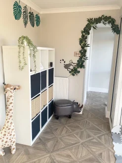 Tamborete Em Pele Sintetica Cinzenta Escura Com Arrumação Rhino