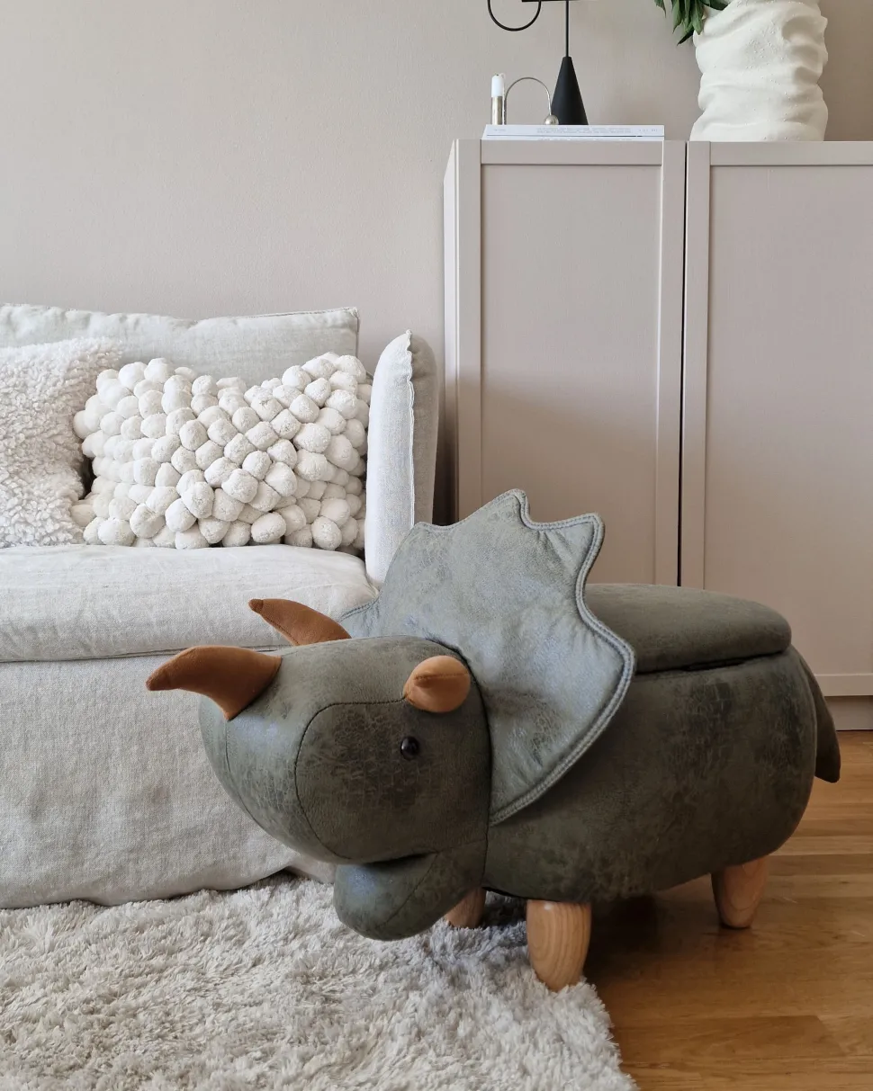 Tamborete Em Pele Sintetica Verde Escuro Com Arrumação Triceratops