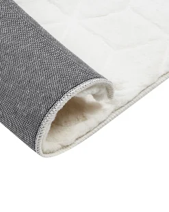 Tapete Em Pele Sintetica De Coelho Branca 160 X 230 Cm Thatta