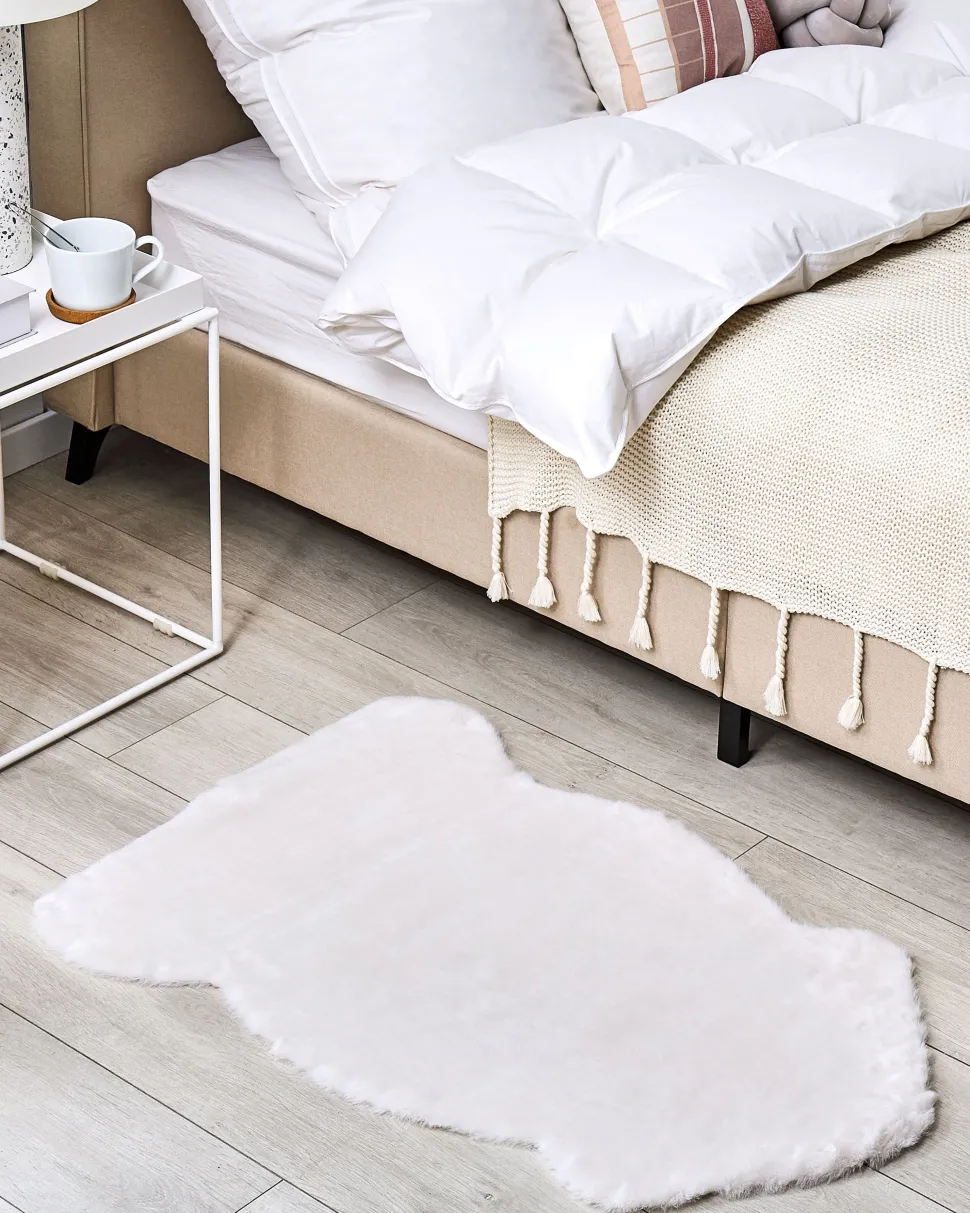 Tapete Em Pele Sintetica De Coelho Creme 60 X 90 Cm Undara